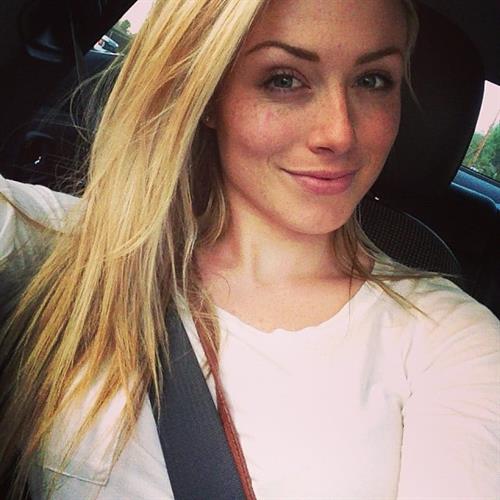 Dianna Dahlgren taking a selfie