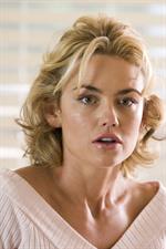 Kelly Carlson
