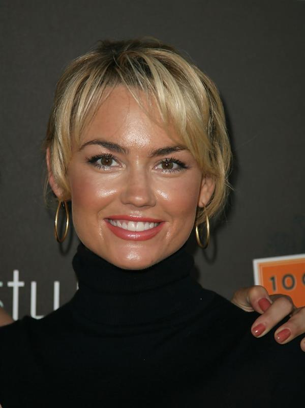 Kelly Carlson