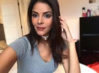 Keysi Sayago taking a selfie