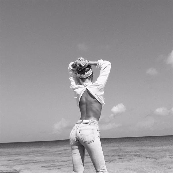 Elsa Hosk - ass