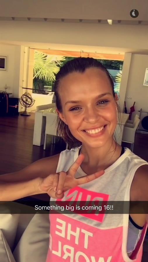 Josephine Skriver taking a selfie