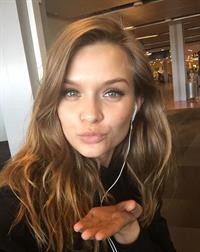 Josephine Skriver taking a selfie