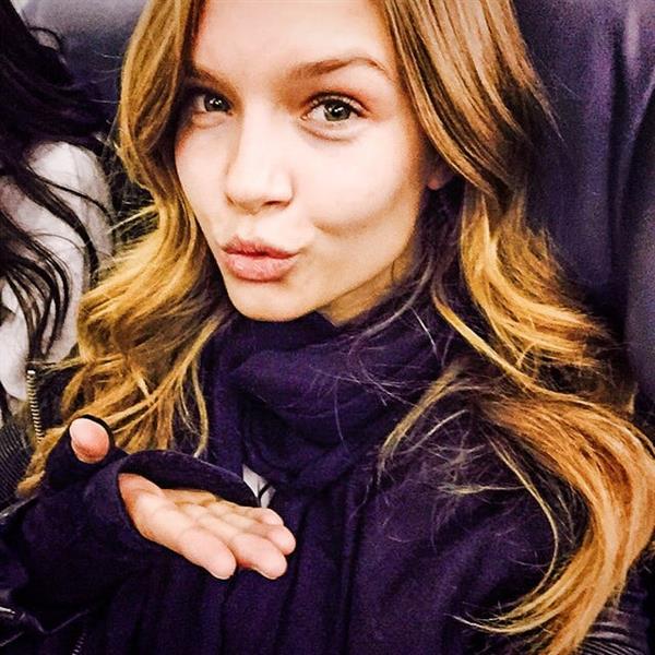 Josephine Skriver taking a selfie