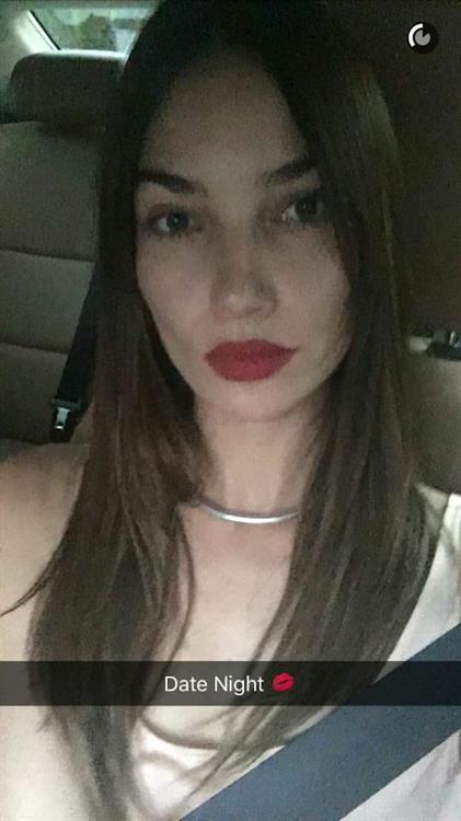 Lily Aldridge taking a selfie