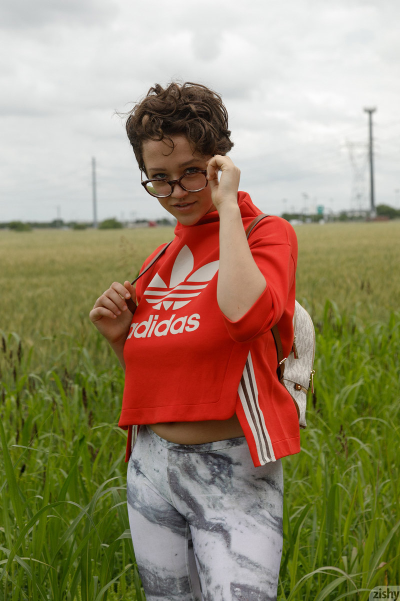 Sabrina Nichole in Leggings