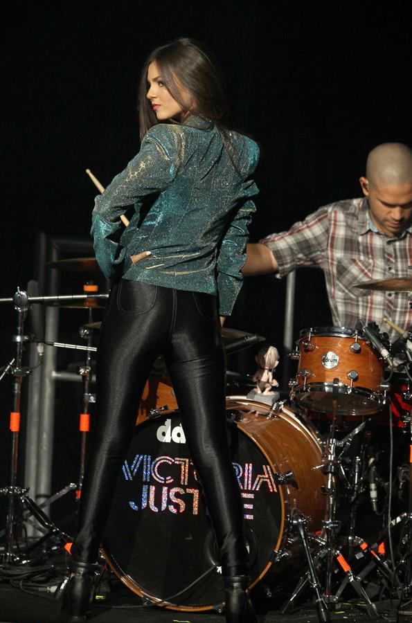 Victoria Justice Summer Break Tour at the Gibson Amphitheatre in Universal City - June 21, 2013 