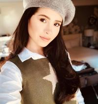 Danna Hernández taking a selfie