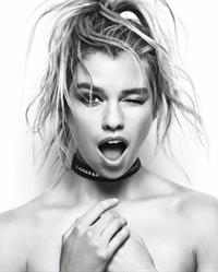 Stella Maxwell