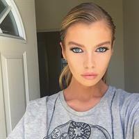 Stella Maxwell taking a selfie