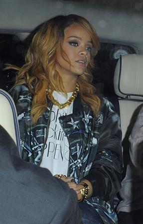 Rihanna enjoys a night out in Dublin, Ireland (22.06.2013) 