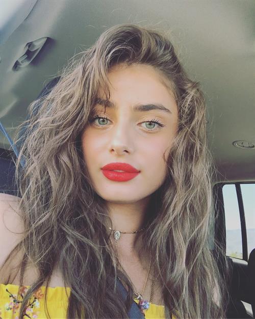 Taylor Marie Hill taking a selfie