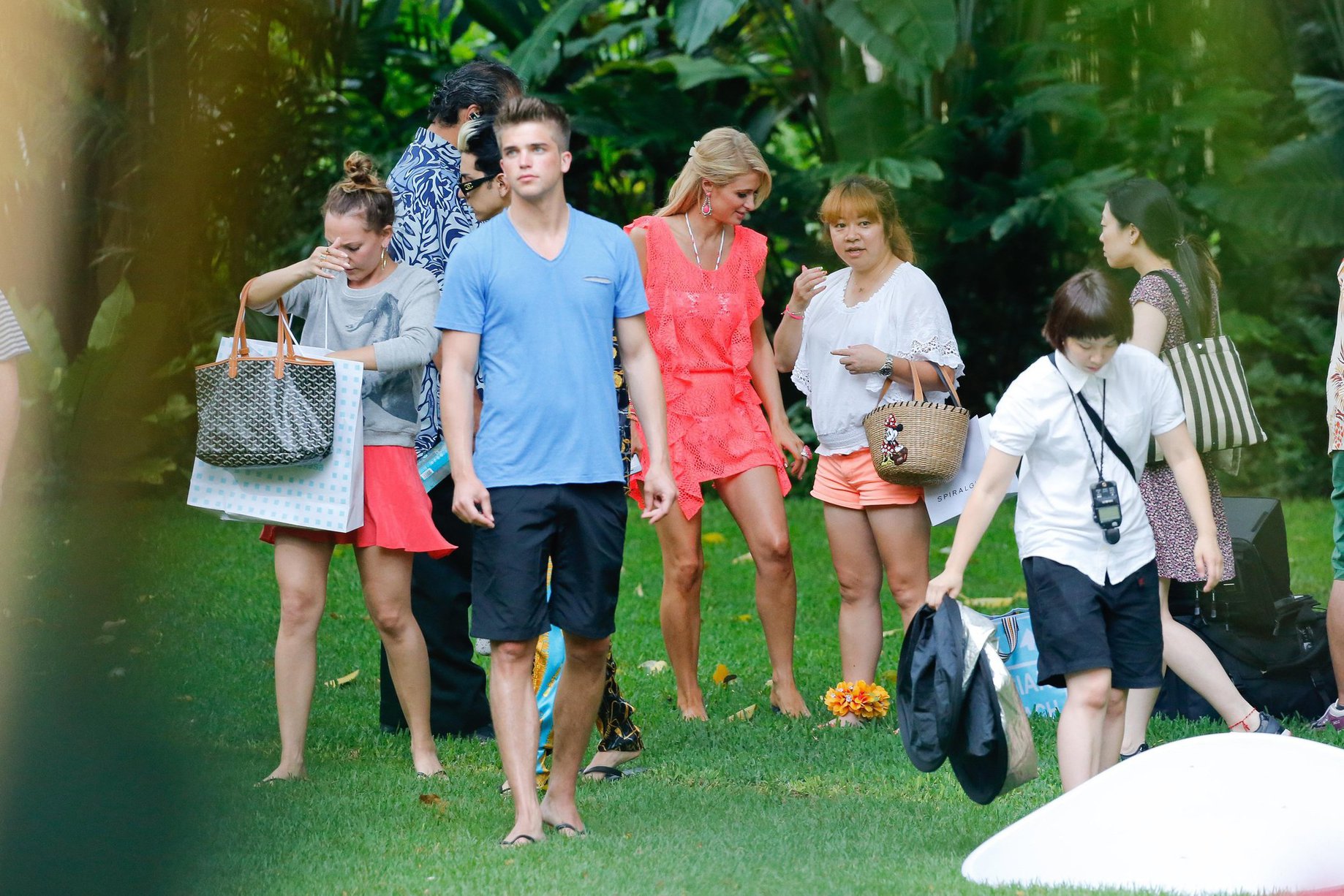 Paris Hilton At a photoshoot in Honolulu, Hawaii (June 1, 2013) 