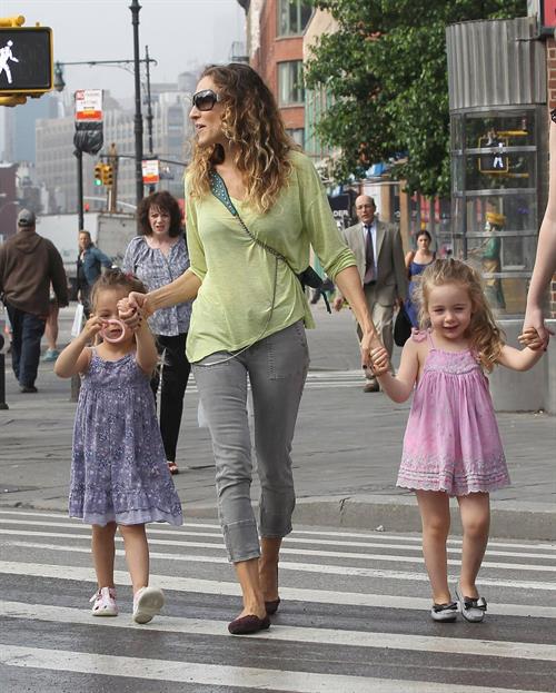Sarah Jessica Parker Takes a stroll with her twins around the West Village in New York City (May 21, 2013) 