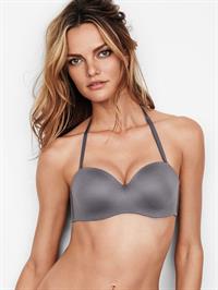 Barbara Fialho in lingerie