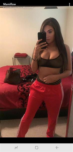 Cassidy Banks taking a selfie