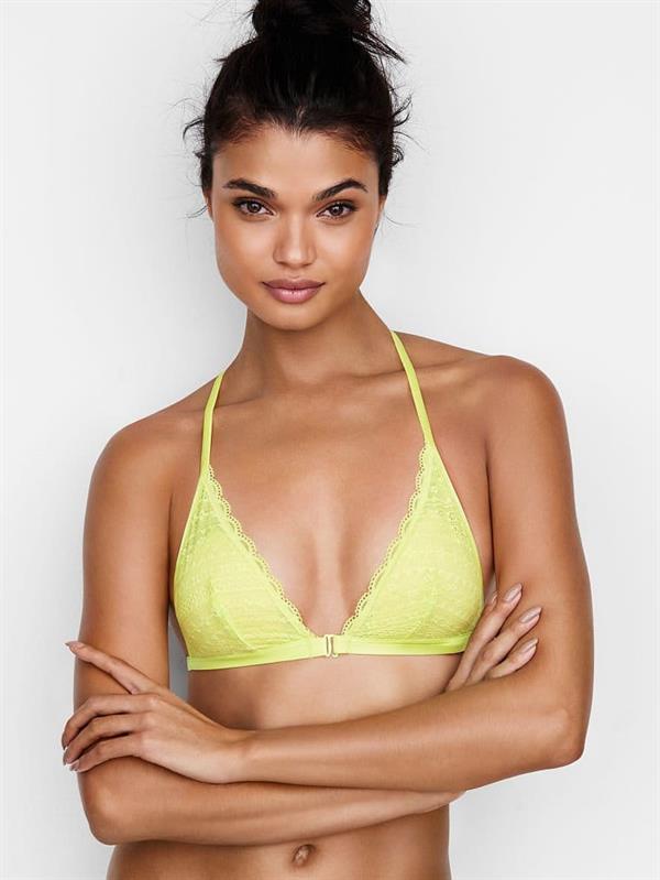 Daniela Braga in lingerie