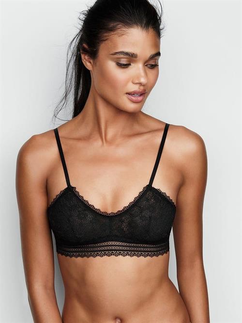 Daniela Braga in lingerie