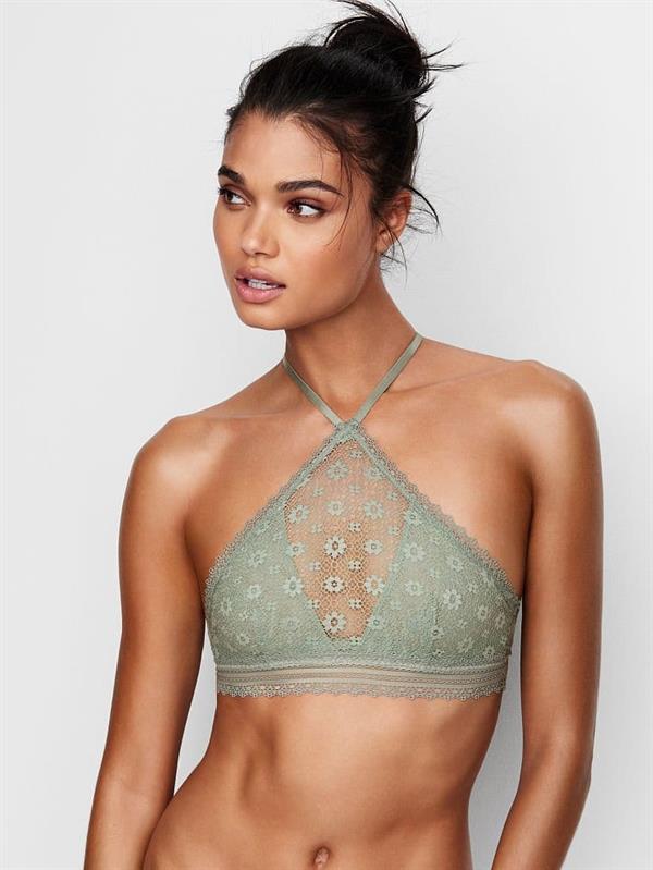 Daniela Braga in lingerie