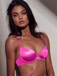 Daniela Braga in lingerie