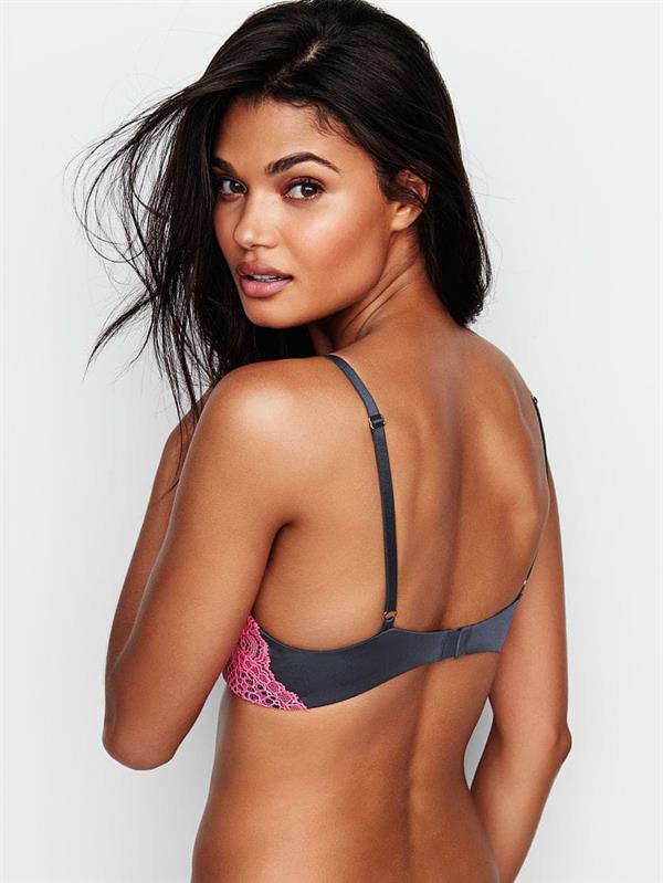 Daniela Braga in lingerie