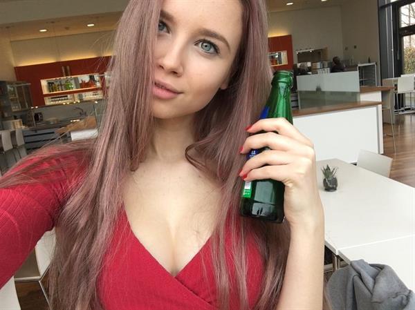 Polina Malinovskaya taking a selfie