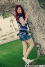 Mindy Flashes in the Park