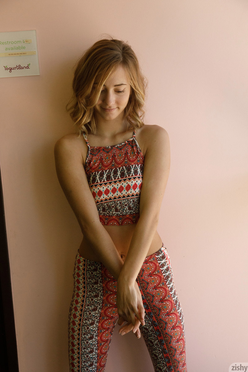 Dallas Mills In Yogurtland