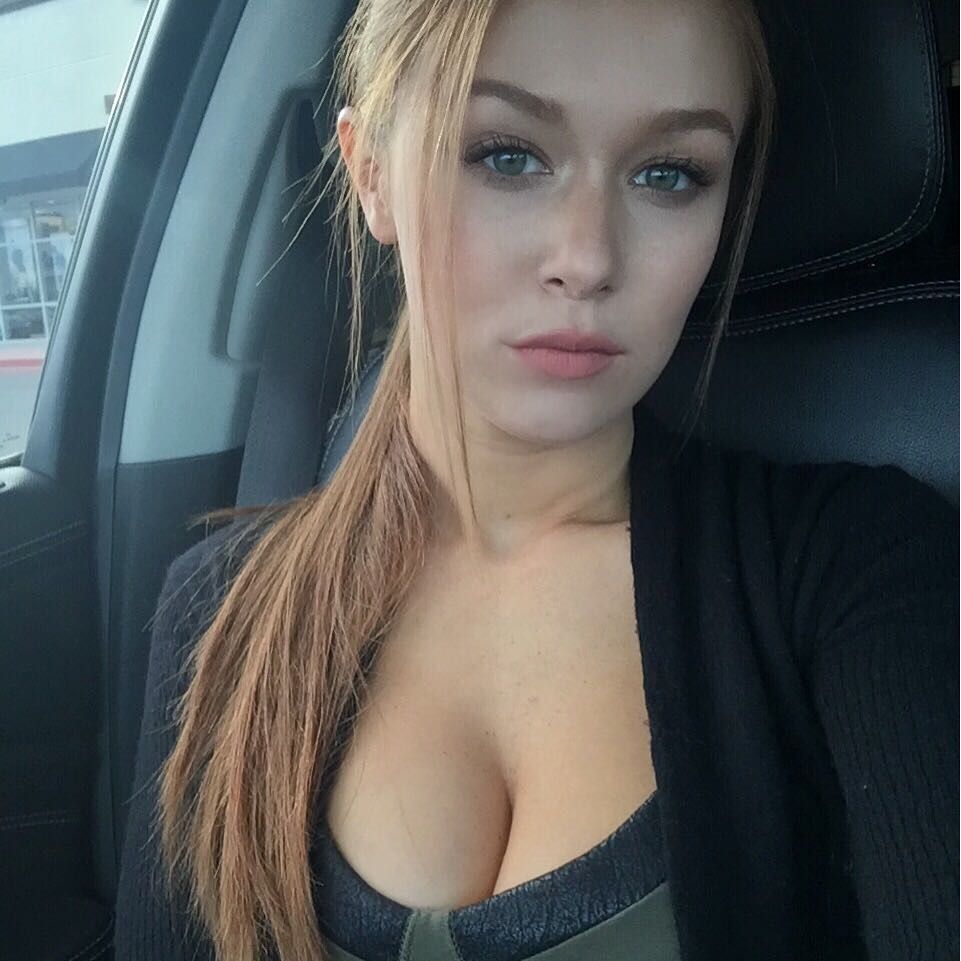 Leanna Decker taking a selfie
