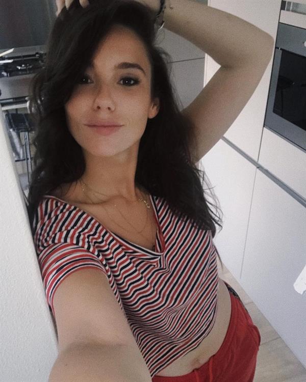 Gwen van Poorten taking a selfie