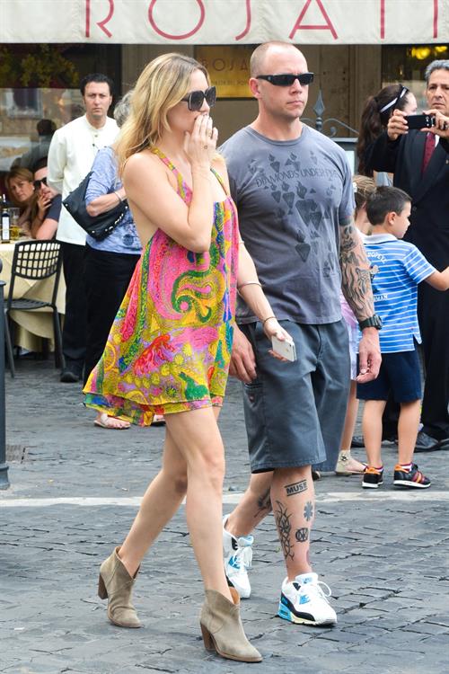 Kate Hudson Sightseeing tour & lunch at Dal Bolognese, Rome, on June 7, 2013