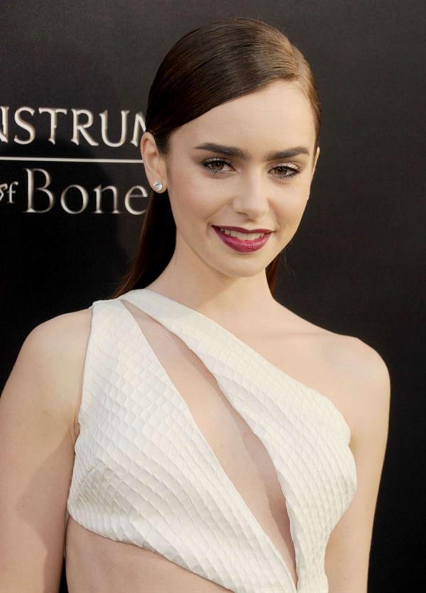 Lily Collins