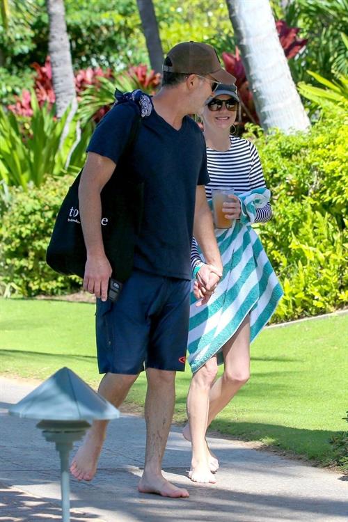 Anna Faris Pictures Anna Faris on the beach in Hawaii on 11/24/2018