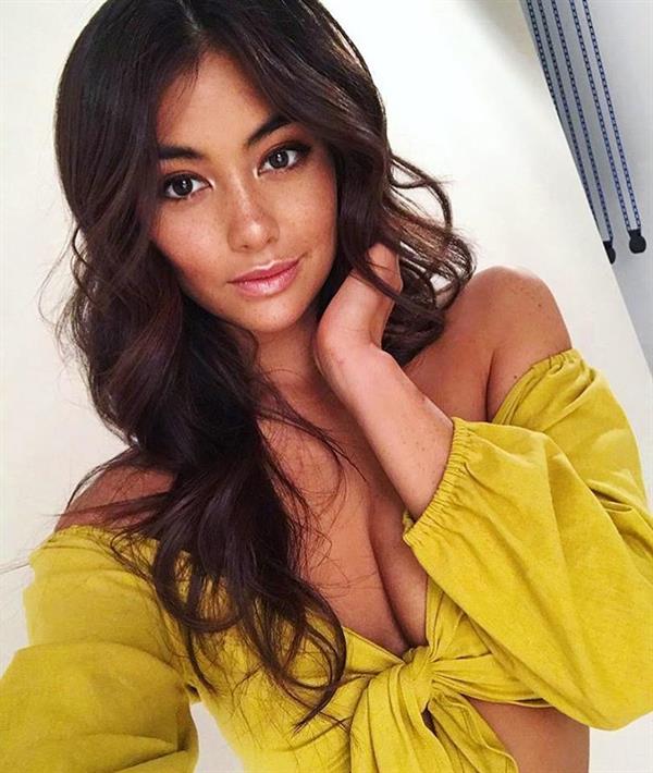 Francesca Hung taking a selfie