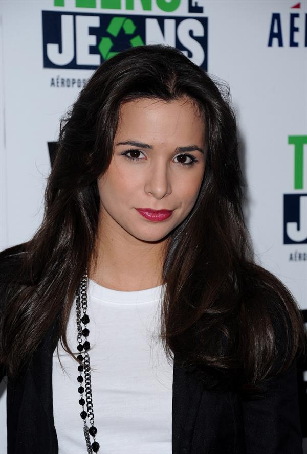 Josie Loren