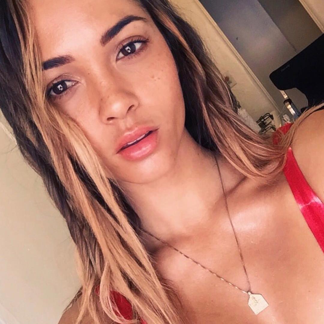 Aisha Jade taking a selfie