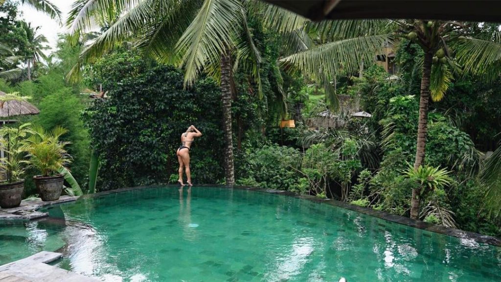 Nikki Blackketter Bikini Pictures Nikki Blackketter in a bikini