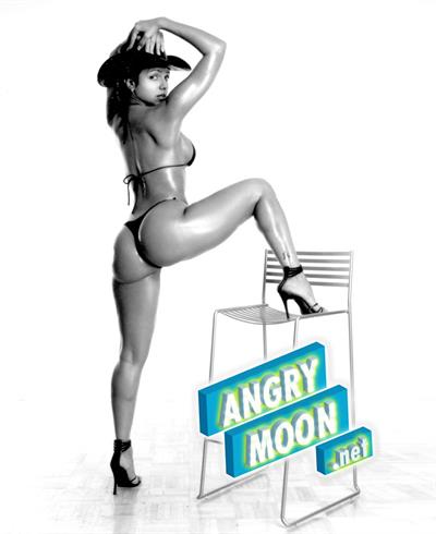 Vida Guerra in a bikini - ass