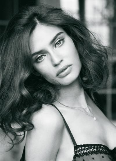 Bianca Balti in lingerie