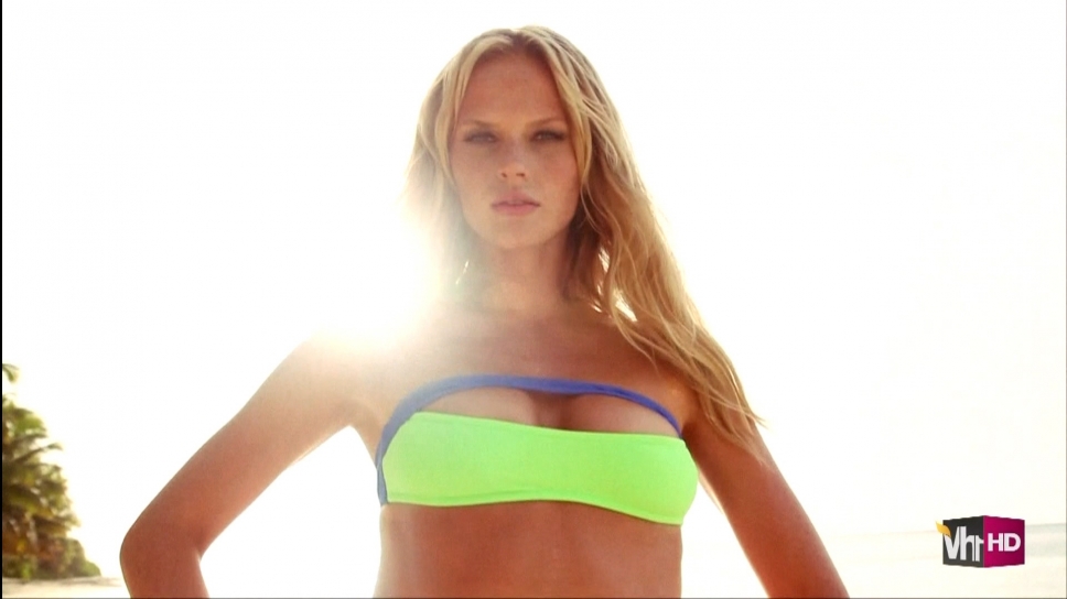 Anne Vyalitsyna in a bikini