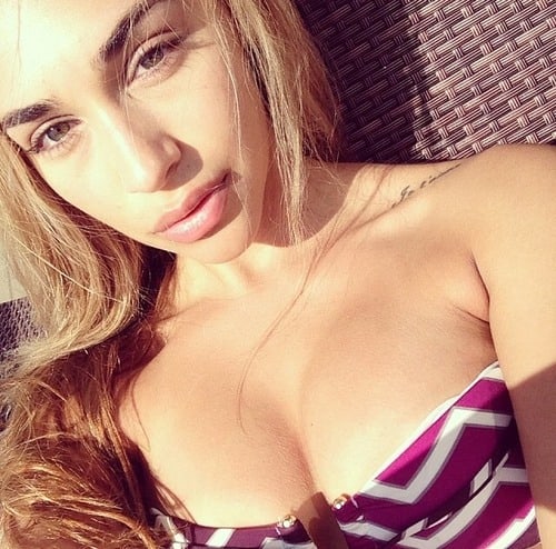 Chantel Jeffries taking a selfie