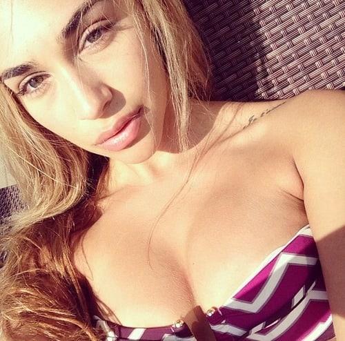 Chantel Jeffries taking a selfie
