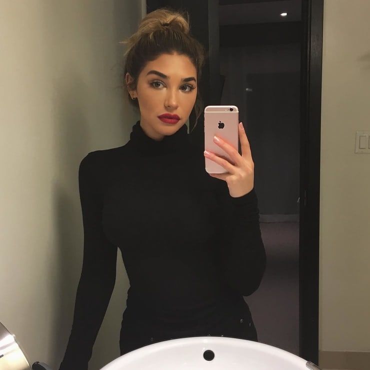 Chantel Jeffries taking a selfie