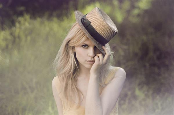 Clemence Poesy