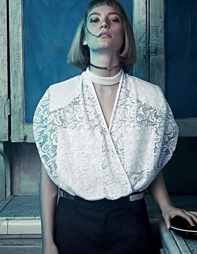 Mia Wasikowska