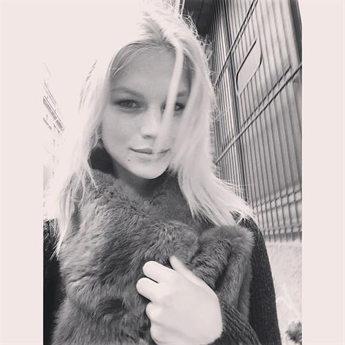 Nadine Leopold taking a selfie