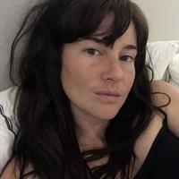 Shailene Woodley taking a selfie