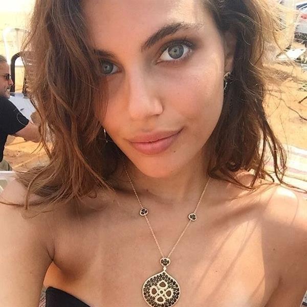 Shlomit Malka taking a selfie