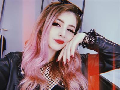 Chrissy Costanza taking a selfie