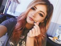 Chrissy Costanza taking a selfie